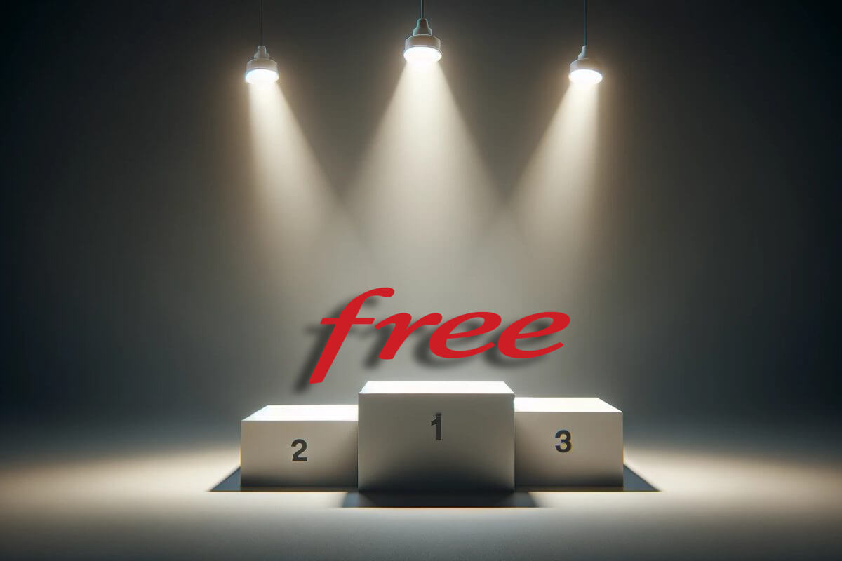 Logo Free sur un podium, pour présenter les 3 Freebox possibles